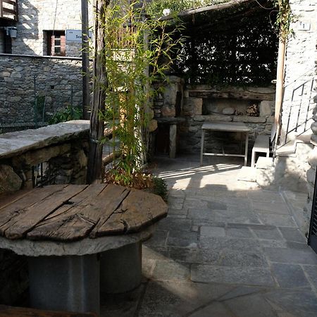 Appartamenti Montemezzo Le Case In Pietra Sorico Exterior photo
