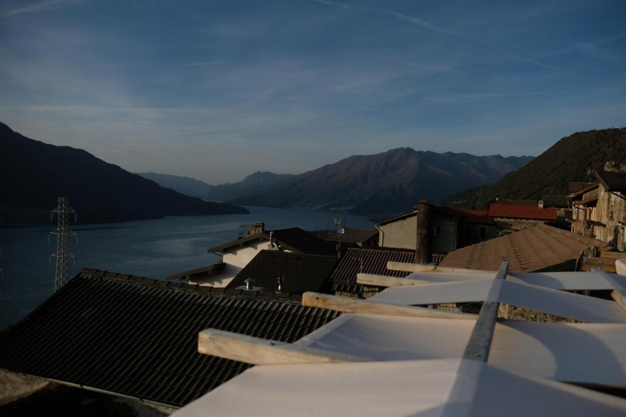 Appartamenti Montemezzo Le Case In Pietra Sorico Exterior photo