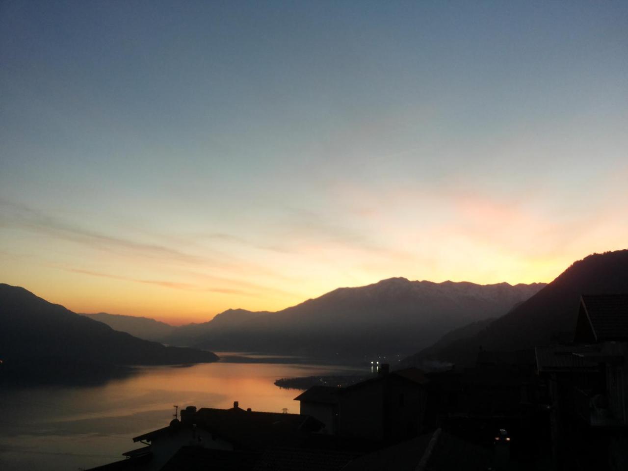 Appartamenti Montemezzo Le Case In Pietra Sorico Exterior photo